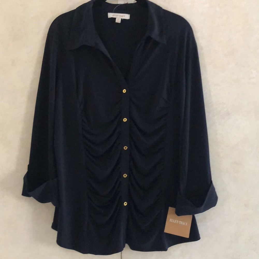 NWT Ellen Tracy Top. Polyester Spandex. Ruching. Roll-up Sleeves. Gold Buttons